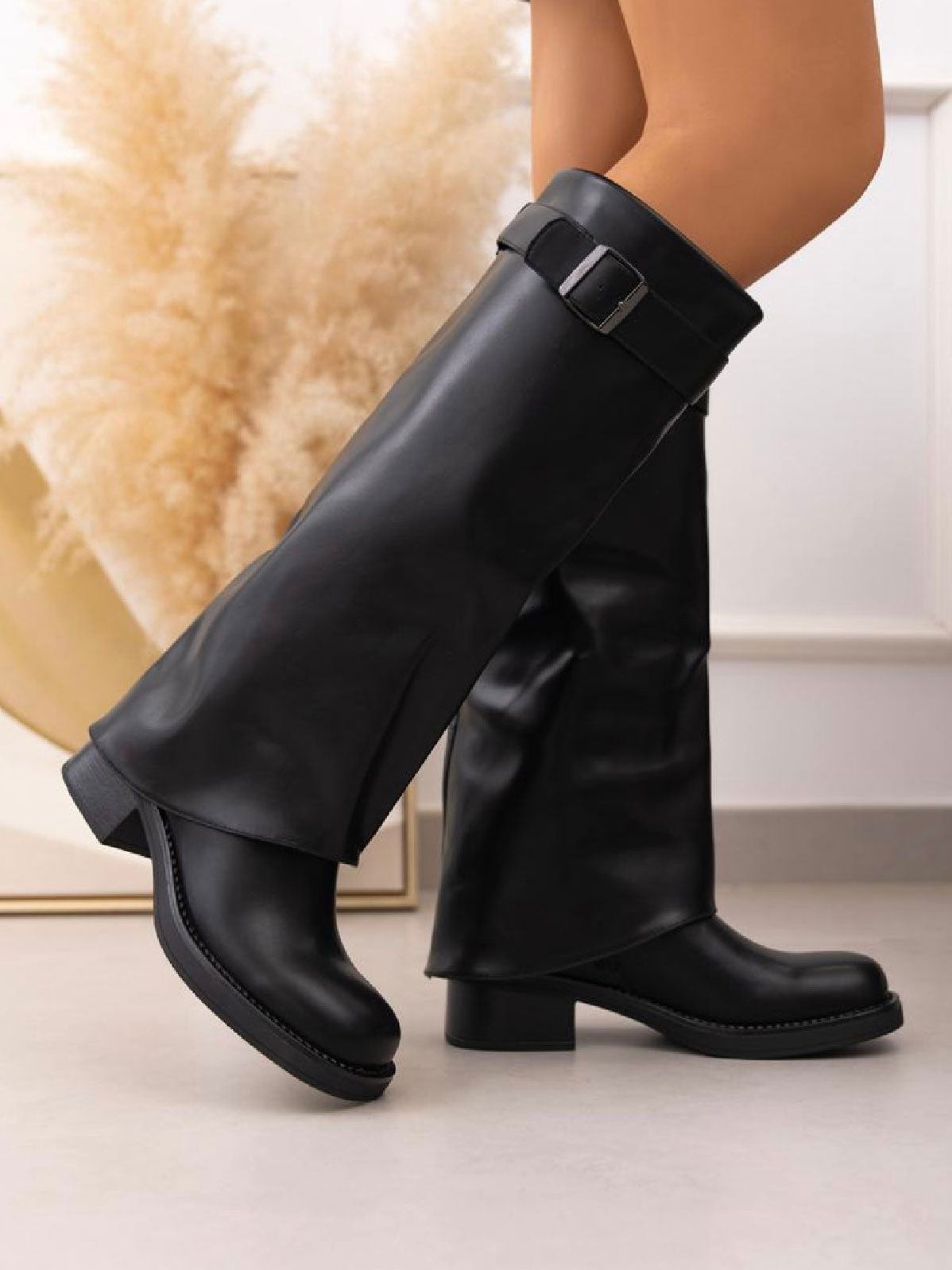 Simona - Sort trendy støvle i læderlook